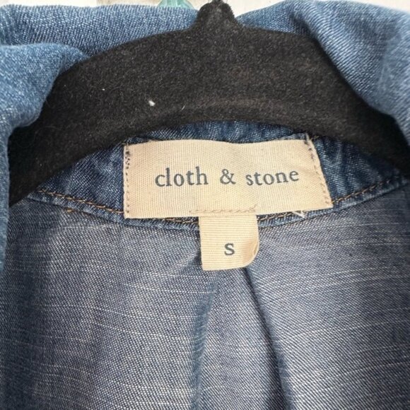 Cloth & Stone Blue jean shirt - Picture 2 of 3